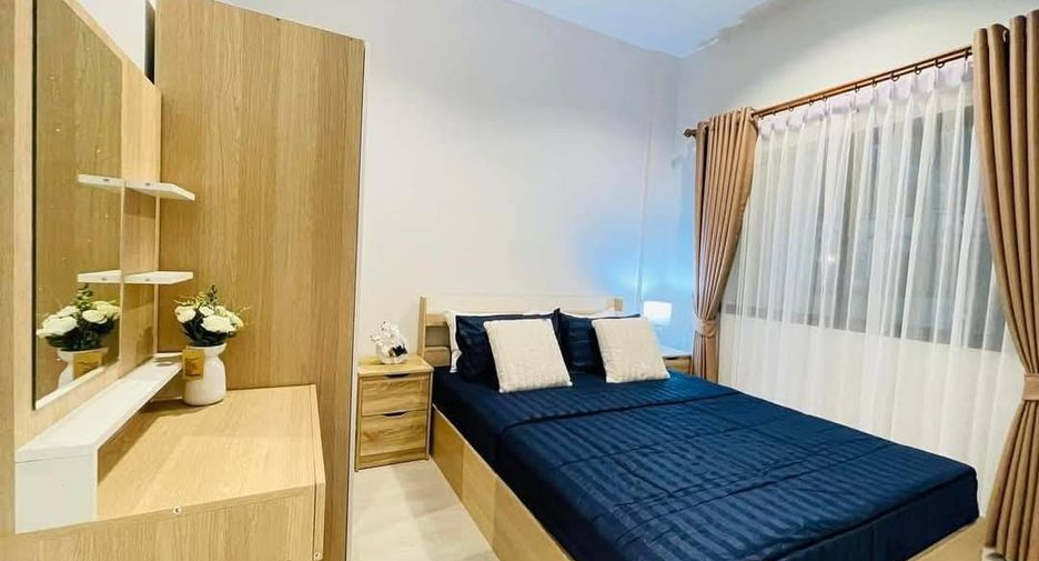 Casa adosada en venta de 2 habitaciones en Bang Lamung, Chonburi