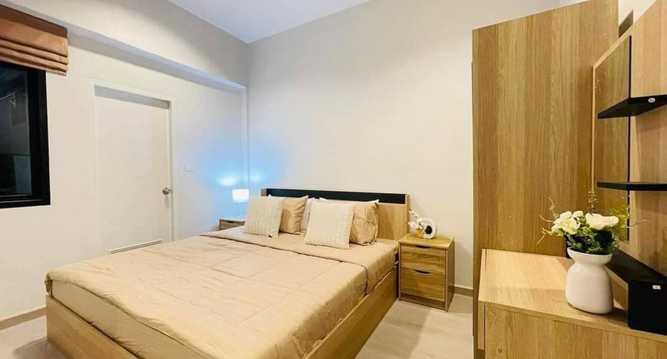 Casa adosada en venta de 2 habitaciones en Bang Lamung, Chonburi