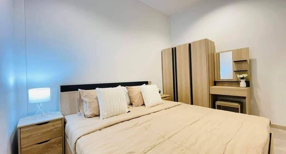 Casa adosada en venta de 2 habitaciones en Bang Lamung, Chonburi