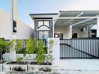 For sale 2 bedrooms townhouse in Bang Lamung, Chonburi