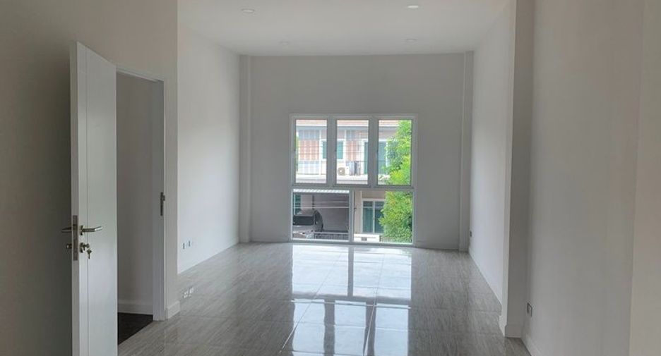 For sale 3 bedrooms house in Khlong Sam Wa, Bangkok