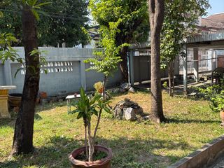 For sale 3 ベッドルーム house in Phra Khanong, Bangkok