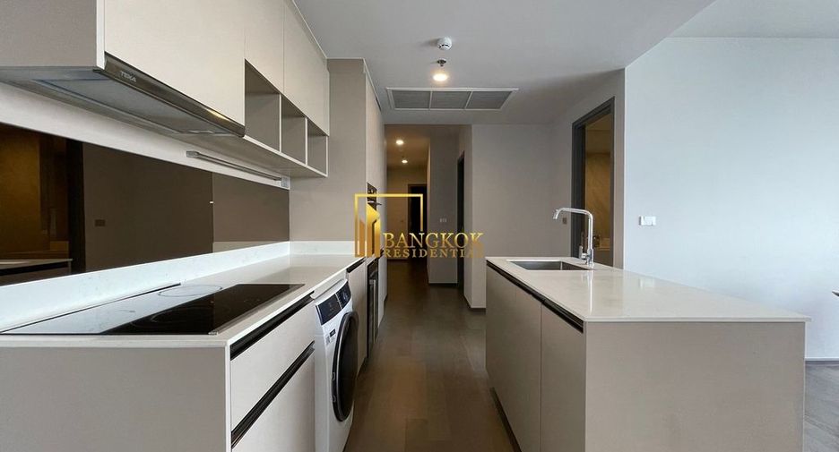 For rent 3 bedrooms condo in Khlong Toei, Bangkok