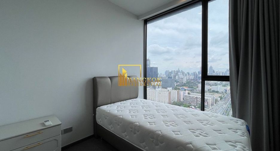 For rent 3 bedrooms condo in Khlong Toei, Bangkok