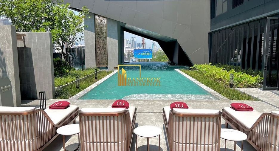 For rent 3 bedrooms condo in Khlong Toei, Bangkok