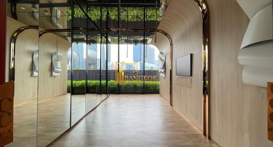 For rent 3 bedrooms condo in Khlong Toei, Bangkok