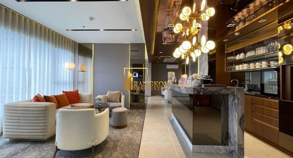 For rent 3 bedrooms condo in Khlong Toei, Bangkok