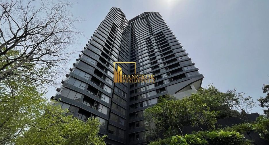 For rent 3 bedrooms condo in Khlong Toei, Bangkok