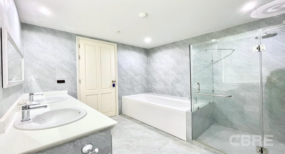 Wohnung zum Kauf mit 4 Zimmer in Khlong Toei, Bangkok
