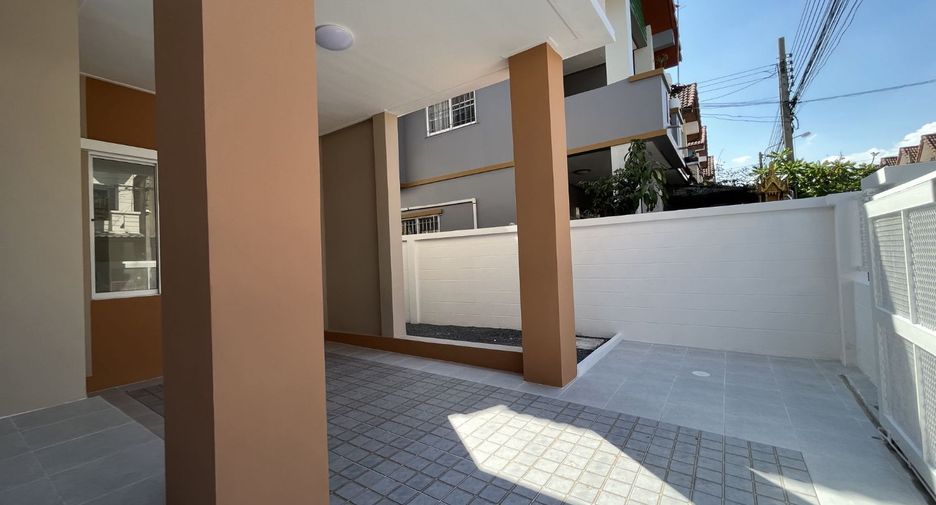 For sale 3 bedrooms house in Bang Khen, Bangkok