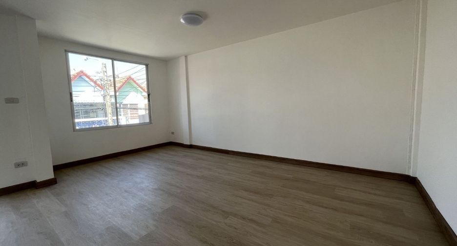 For sale 3 bedrooms house in Bang Khen, Bangkok