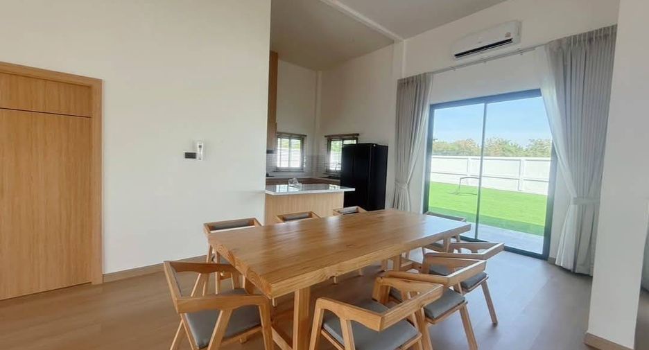 Villa en venta de 5 habitaciones en Bang Lamung, Chonburi