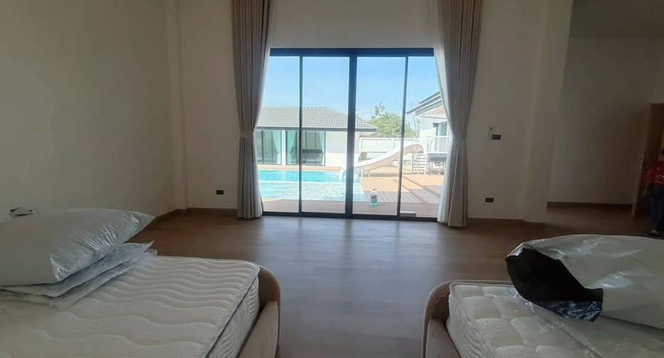 Villa en venta de 5 habitaciones en Bang Lamung, Chonburi