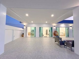 For sale 5 bedrooms villa in Bang Lamung, Chonburi