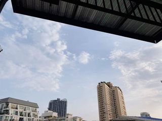 出售 3 卧室 联排别墅 在 Watthana, 曼谷