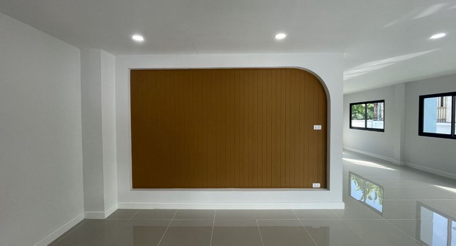 Haus zum Kauf mit 3 Zimmer in Bang Khun Thian, Bangkok
