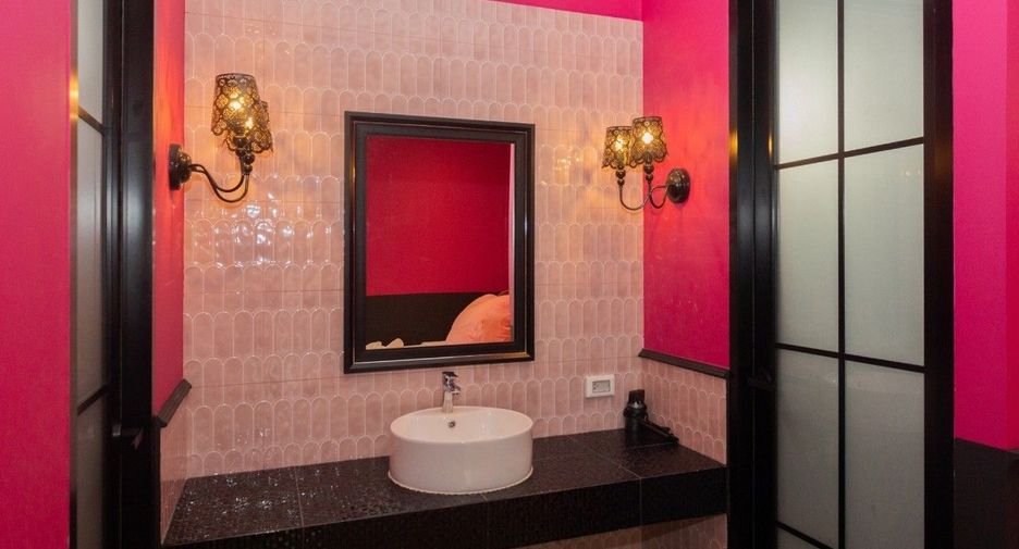 For sale 5 ベッドルーム villa in Sattahip, Chonburi