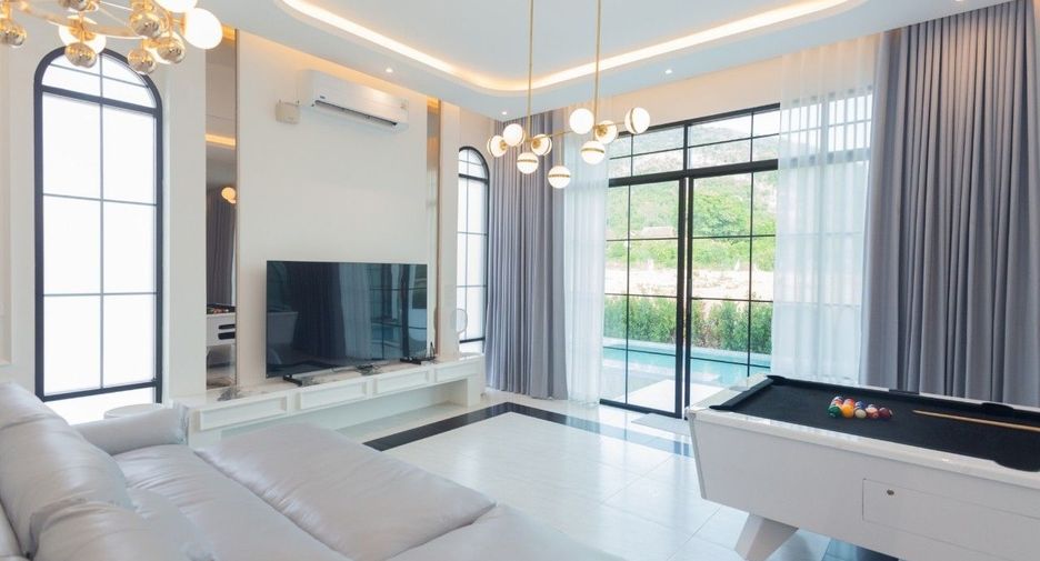 For sale 5 ベッドルーム villa in Sattahip, Chonburi