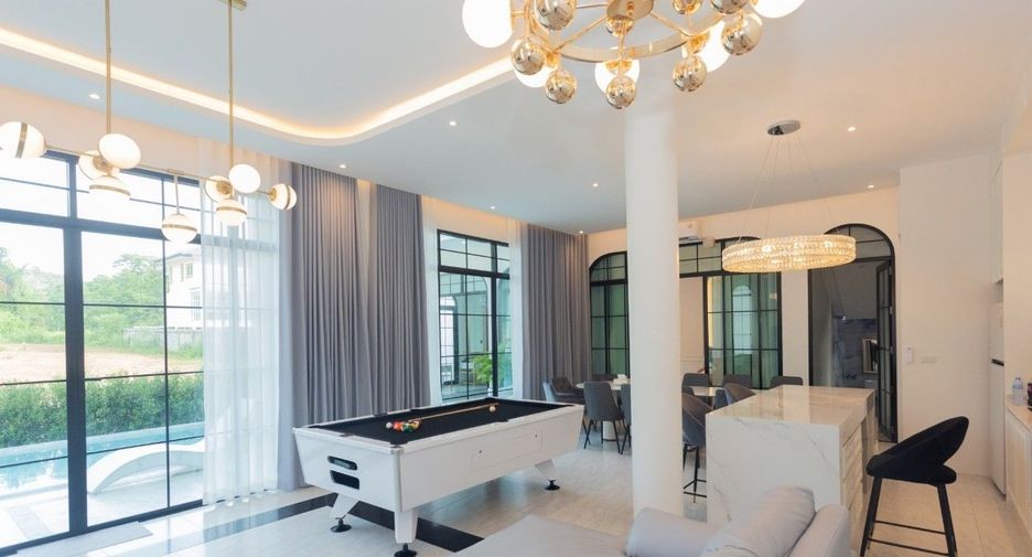 For sale 5 ベッドルーム villa in Sattahip, Chonburi