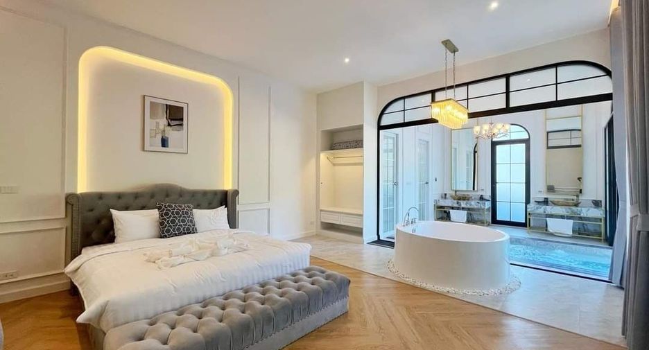 For sale 5 ベッドルーム villa in Sattahip, Chonburi