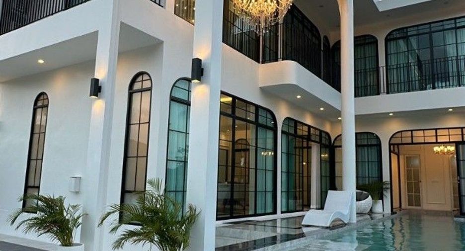 For sale 5 ベッドルーム villa in Sattahip, Chonburi