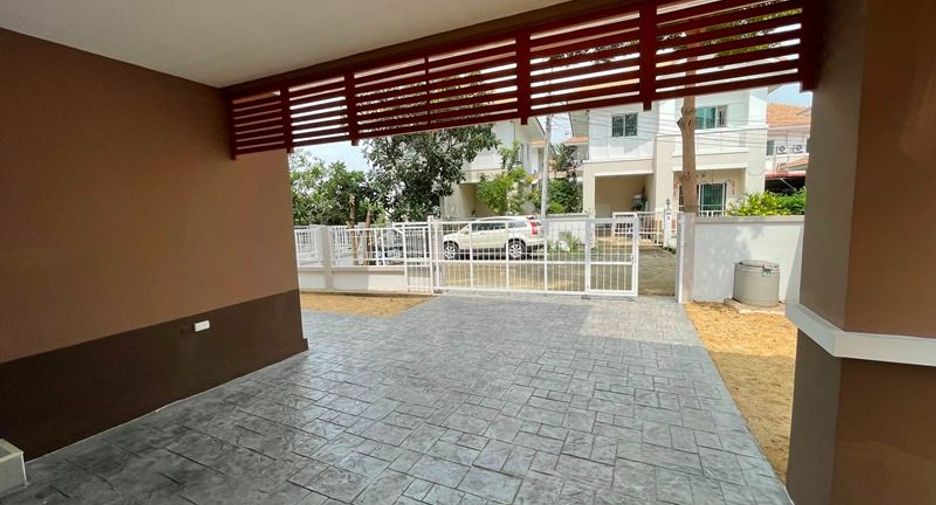 For sale 3 bedrooms house in Lat Krabang, Bangkok