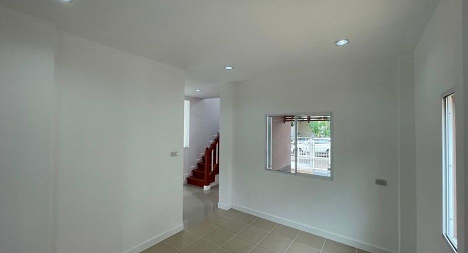 For sale 3 bedrooms house in Lat Krabang, Bangkok