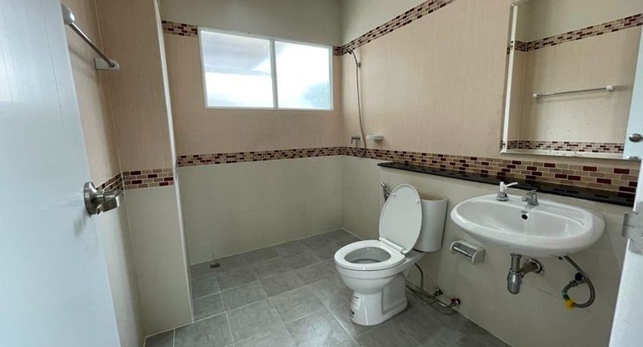 For sale 3 bedrooms house in Lat Krabang, Bangkok