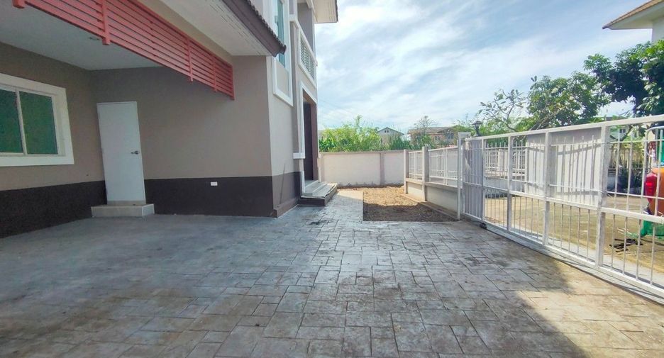 For sale 3 bedrooms house in Lat Krabang, Bangkok