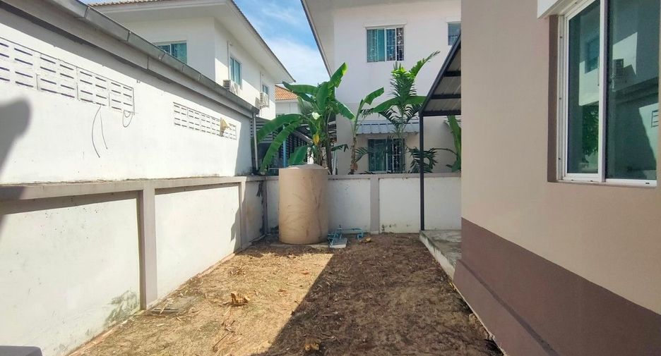 For sale 3 bedrooms house in Lat Krabang, Bangkok
