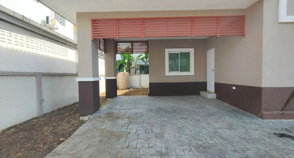 For sale 3 bedrooms house in Lat Krabang, Bangkok