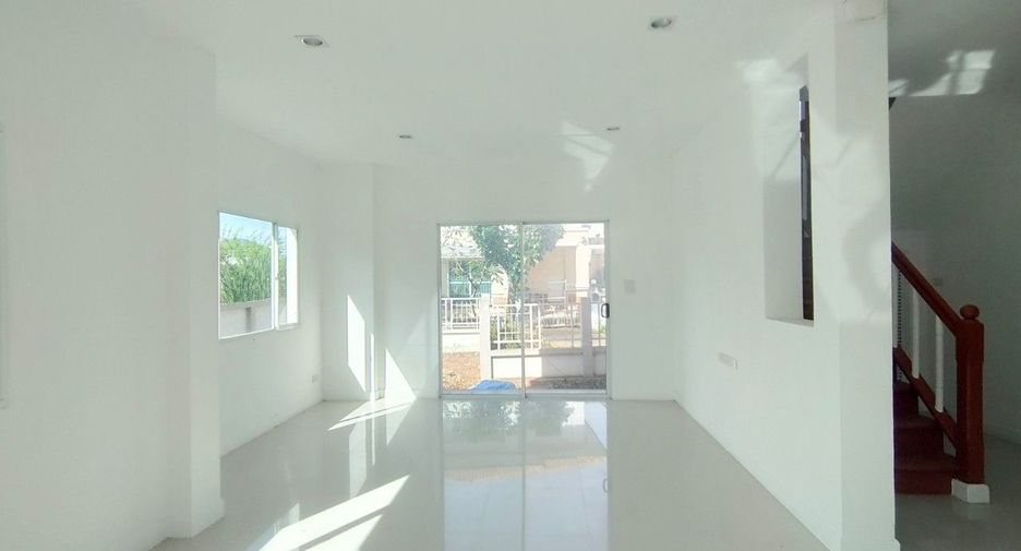 For sale 3 bedrooms house in Lat Krabang, Bangkok