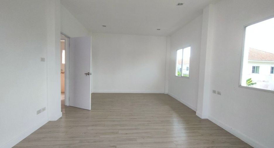 For sale 3 bedrooms house in Lat Krabang, Bangkok