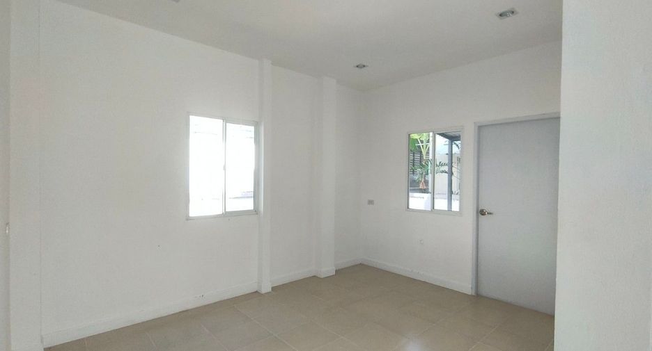 For sale 3 bedrooms house in Lat Krabang, Bangkok
