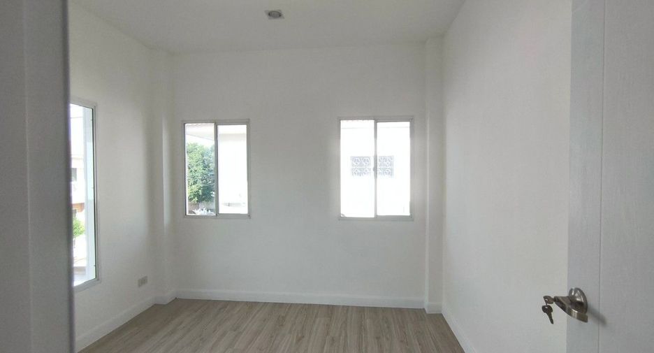 For sale 3 bedrooms house in Lat Krabang, Bangkok