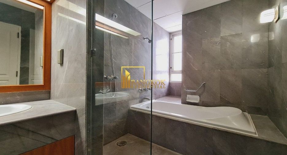 For rent 3 ベッドルーム apartment in Khlong Toei, Bangkok