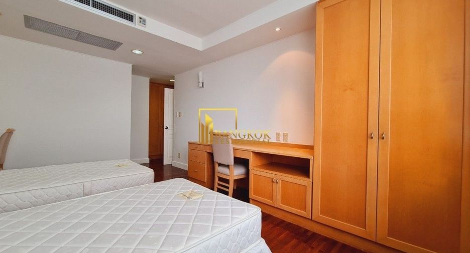 For rent 3 ベッドルーム apartment in Khlong Toei, Bangkok