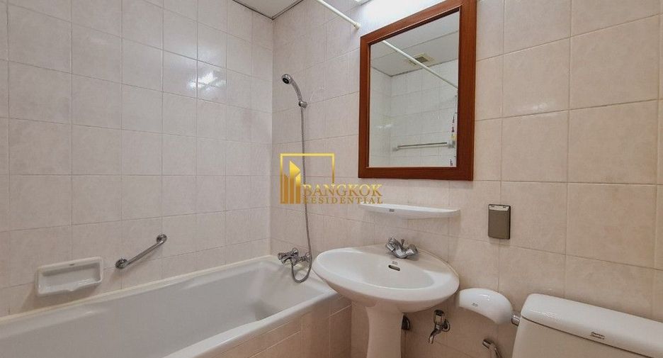 For rent 3 ベッドルーム apartment in Khlong Toei, Bangkok