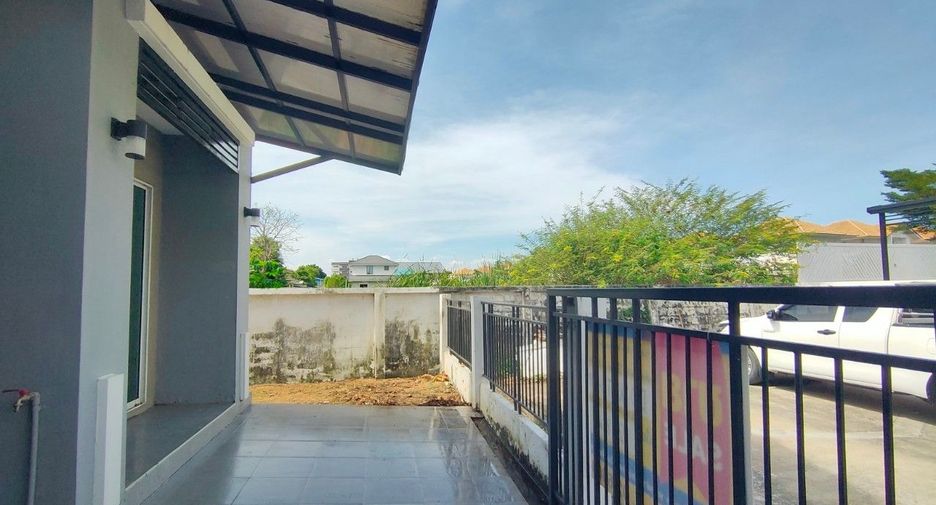 For sale 2 bedrooms townhouse in Lat Krabang, Bangkok