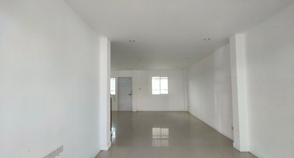 For sale 2 bedrooms townhouse in Lat Krabang, Bangkok