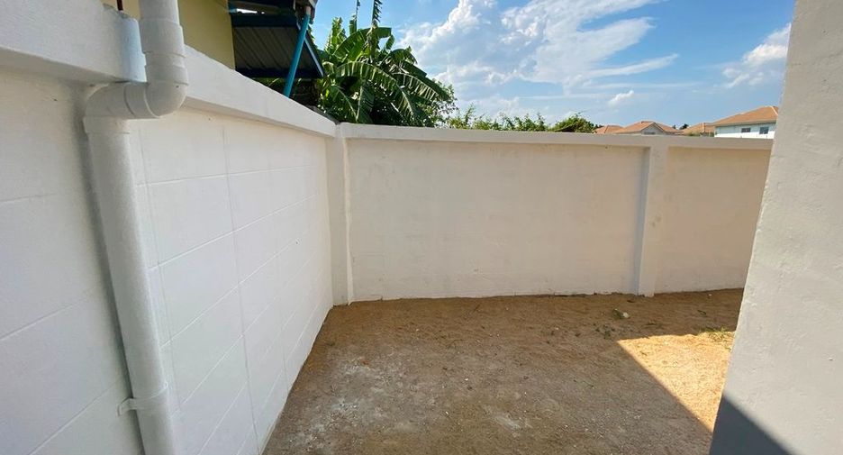 For sale 2 bedrooms townhouse in Lat Krabang, Bangkok