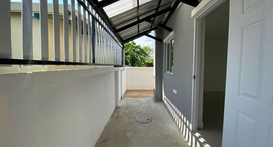 For sale 2 bedrooms townhouse in Lat Krabang, Bangkok