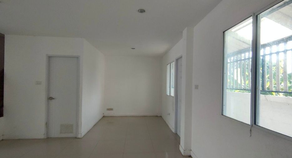For sale 2 bedrooms townhouse in Lat Krabang, Bangkok