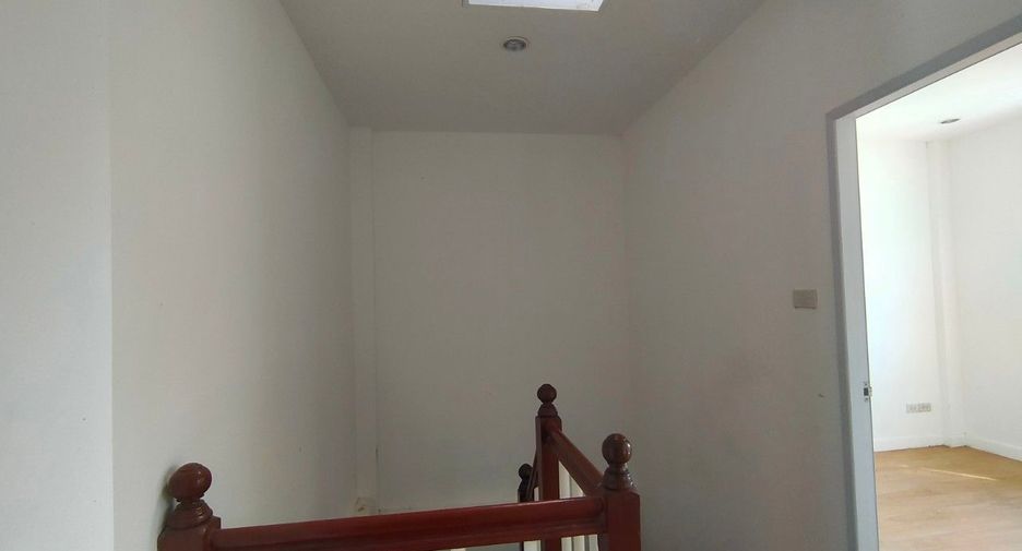 For sale 2 bedrooms townhouse in Lat Krabang, Bangkok