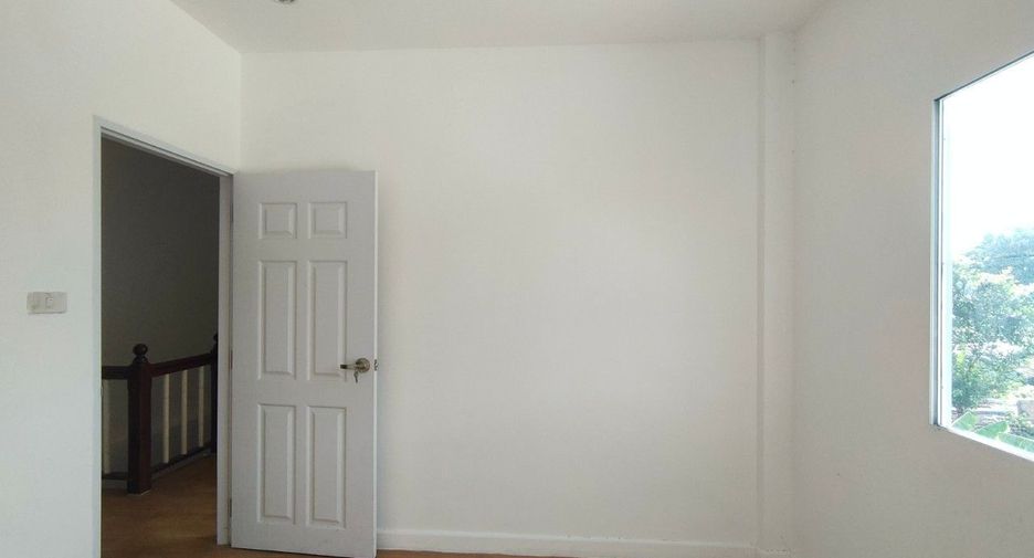 For sale 2 bedrooms townhouse in Lat Krabang, Bangkok