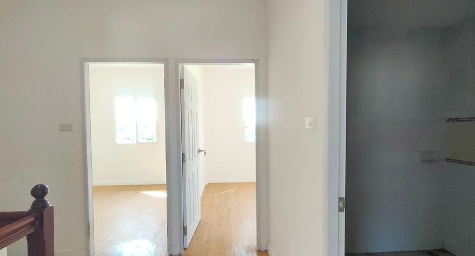 For sale 2 bedrooms townhouse in Lat Krabang, Bangkok