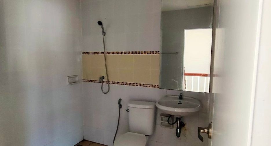 For sale 2 bedrooms townhouse in Lat Krabang, Bangkok