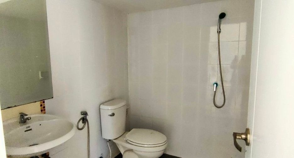 For sale 2 bedrooms townhouse in Lat Krabang, Bangkok