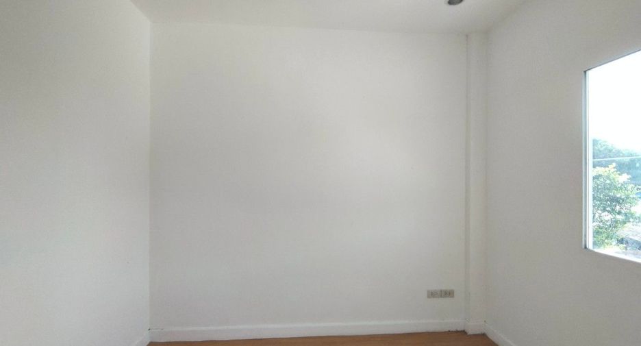 For sale 2 bedrooms townhouse in Lat Krabang, Bangkok