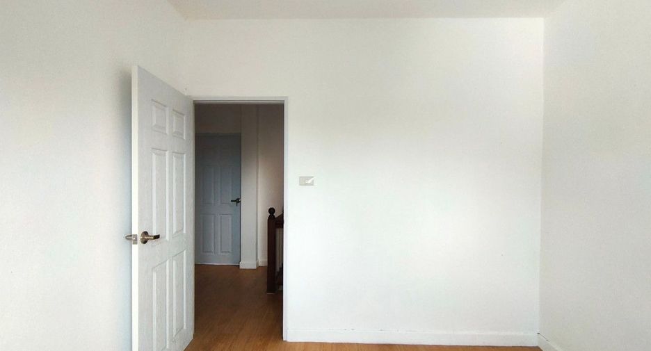 For sale 2 bedrooms townhouse in Lat Krabang, Bangkok